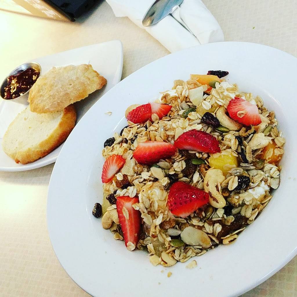 Lydias On Ludlow | restaurant | 329 Ludlow Ave, Cincinnati, OH 45220, USA | 5133813436 OR +1 513-381-3436