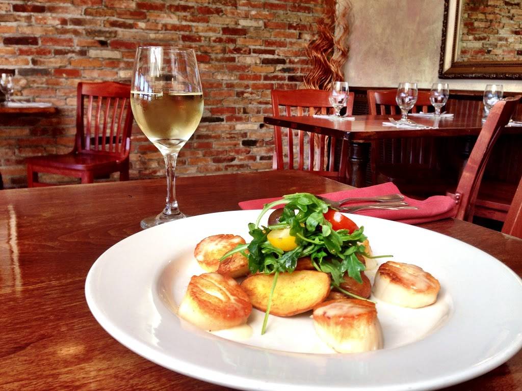 Phoebes Restaurant & Coffee Lounge | meal takeaway | 900 E Genesee St, Syracuse, NY 13244, USA | 3154755154 OR +1 315-475-5154