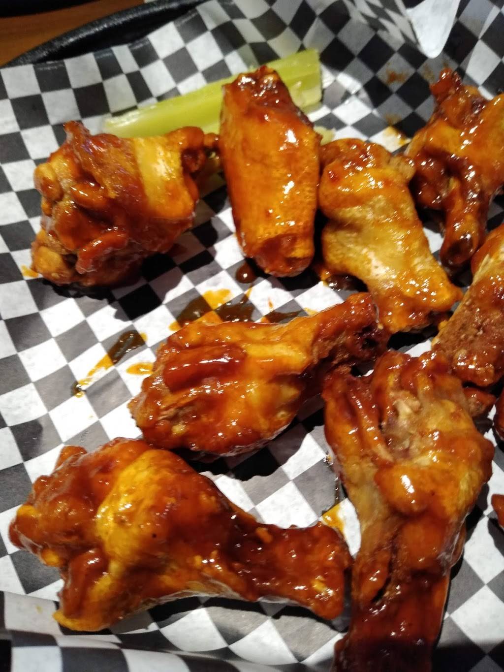 Uncle Linnys Food and Brews | restaurant | 3901 Pontoon Rd, Granite City, IL 62040, USA | 6187971800 OR +1 618-797-1800