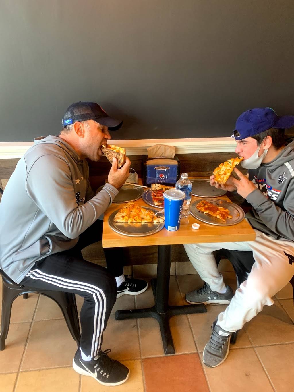 Roccos Pizza & Catering | restaurant | 247 Broadway Greenlawn, Huntington, NY 11743, USA | 6317403155 OR +1 631-740-3155