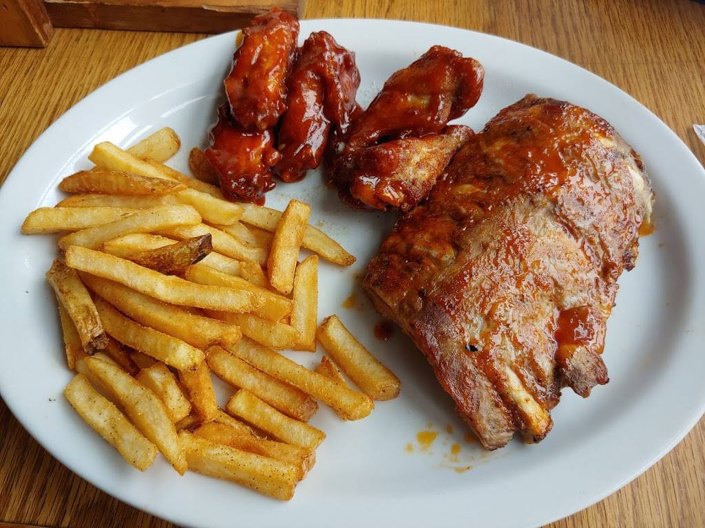 Wild Wing | restaurant | 700 Eagleson Rd, Kanata, ON K2M 2G9, Canada | 6132709453 OR +1 613-270-9453