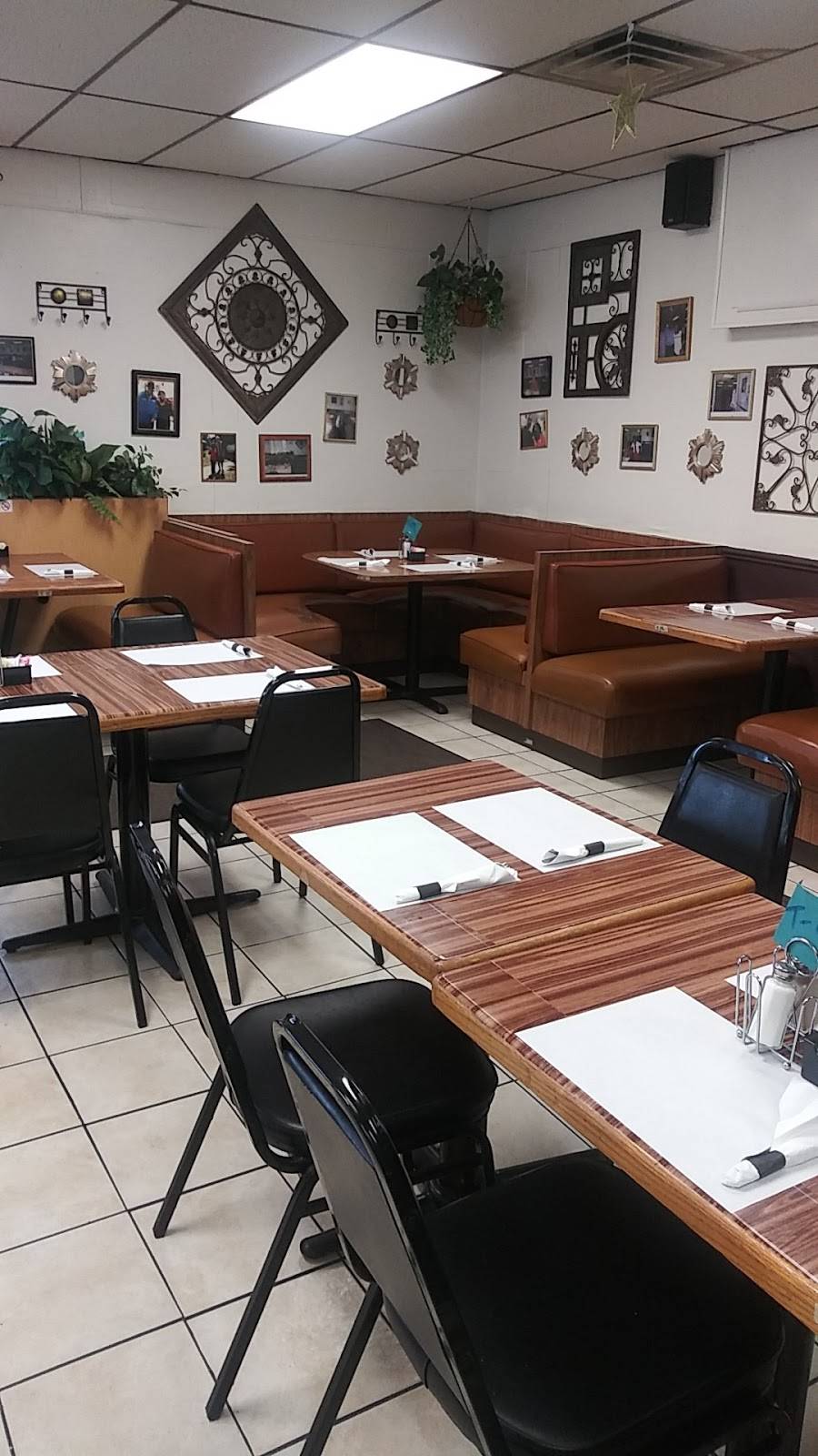 Mama Nana’s Pick-Mar | restaurant | 7276 N Teutonia Ave, Milwaukee, WI 53209, USA | 4143513665 OR +1 414-351-3665