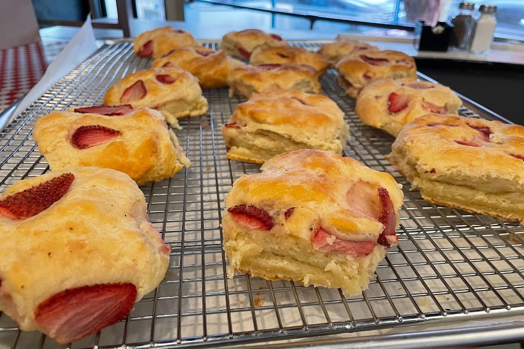 The Biscuit Lady | bakery | 5154 Ridge Ave, Philadelphia, PA 19128, USA | 2158425836 OR +1 215-842-5836