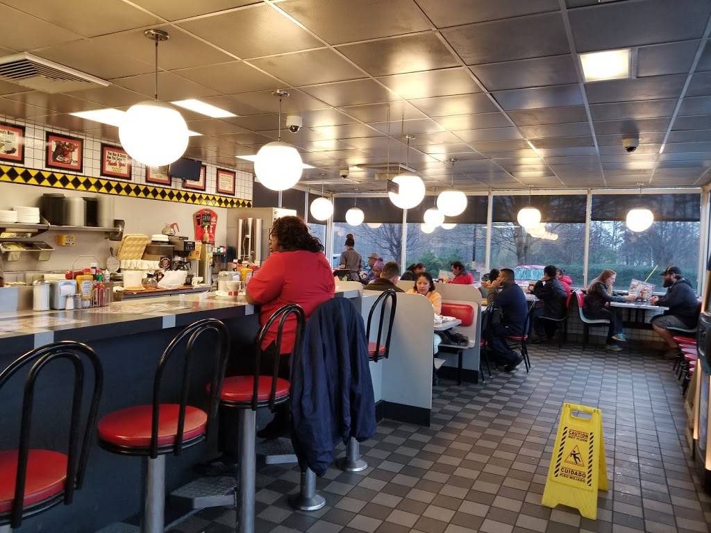 Waffle House | meal takeaway | 2727 Peters Creek Pkwy, Winston-Salem, NC 27127, USA | 3367716300 OR +1 336-771-6300