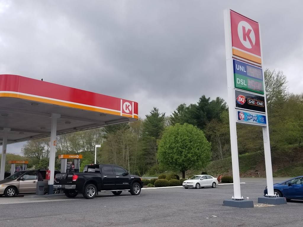 Dairy Queen | restaurant | 8006 S Scenic Hwy, Bland, VA 24315, USA | 2766883645 OR +1 276-688-3645