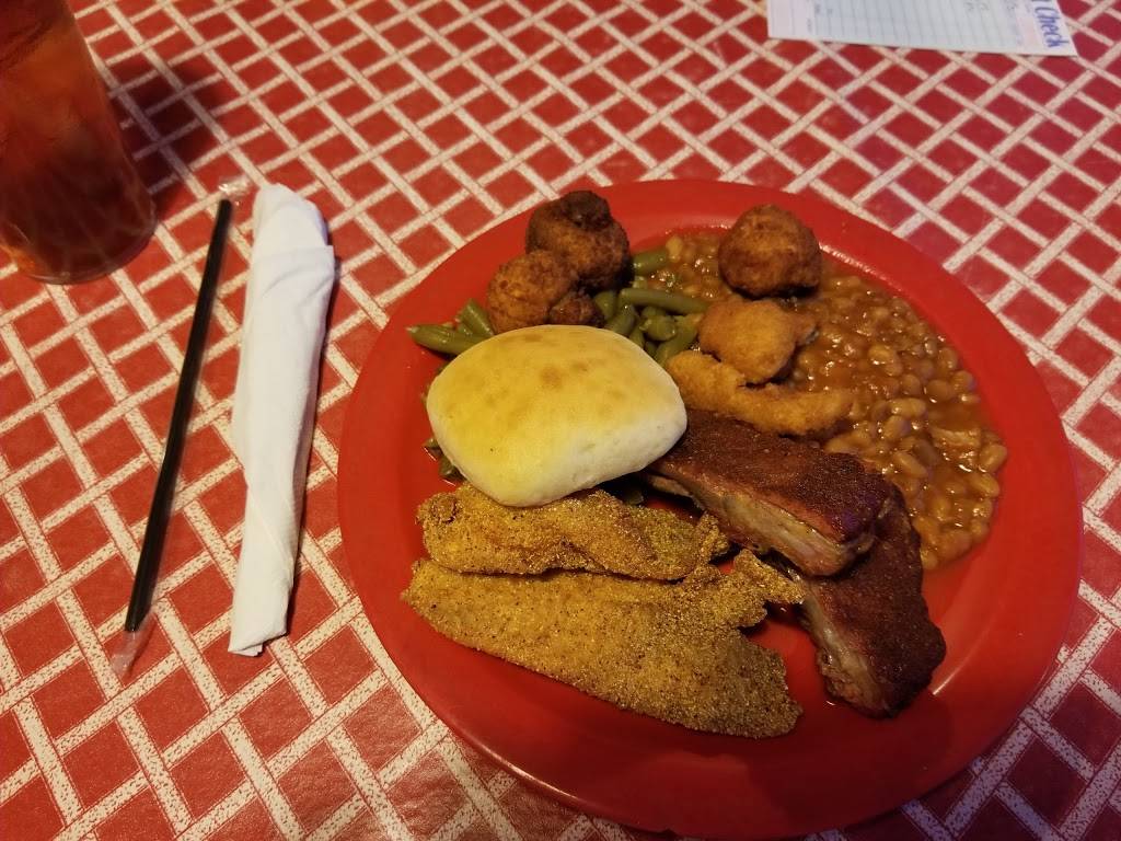 Brooksies Barn | restaurant | 561 Oil Well Rd, Jackson, TN 38305, USA | 7316642276 OR +1 731-664-2276