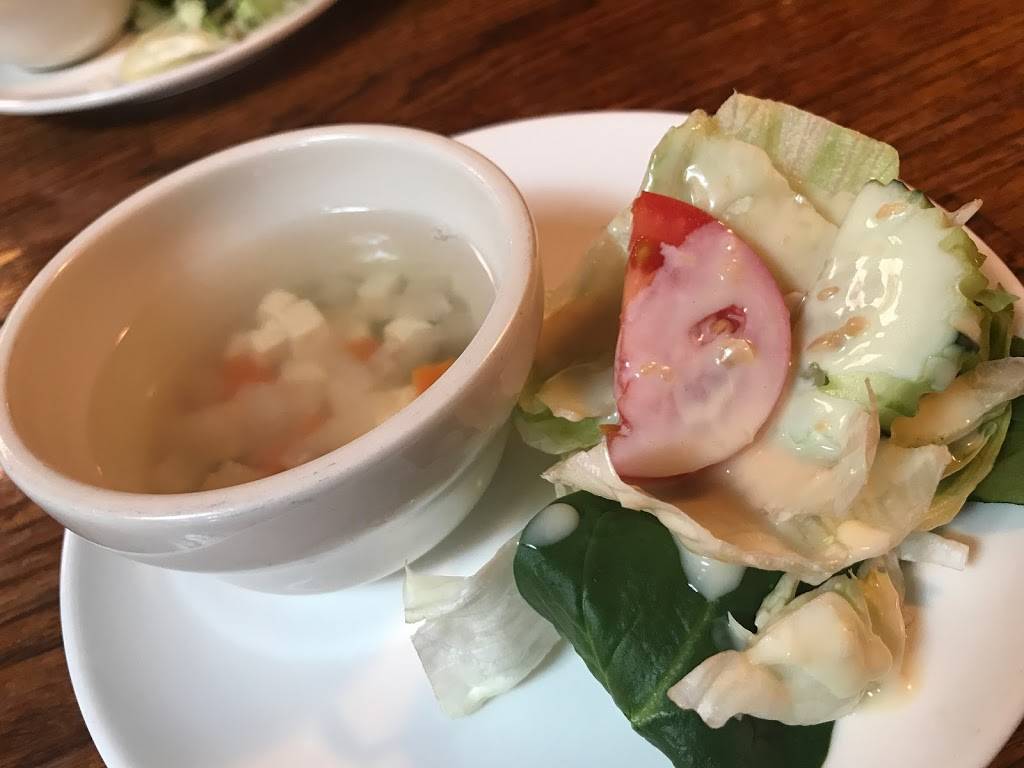 Jamjuree Thai Cuisine | restaurant | 509 15th Ave E, Seattle, WA 98112, USA | 2063234255 OR +1 206-323-4255