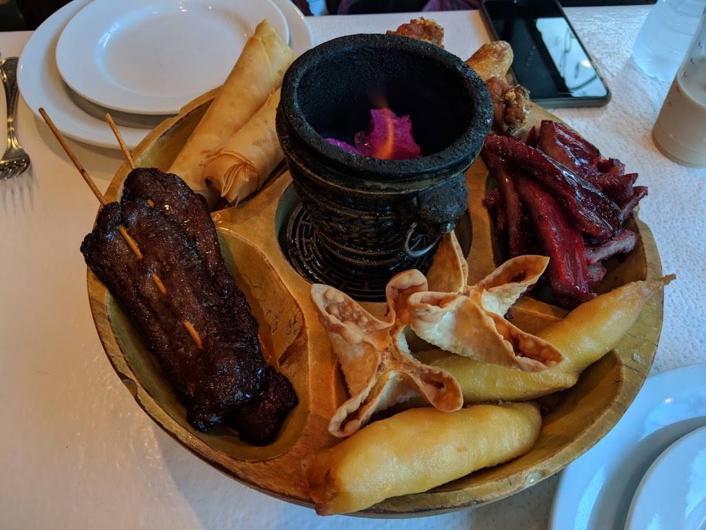 Chef Chows | restaurant | 230 Harvard St, Brookline, MA 02446, USA | 6177392469 OR +1 617-739-2469