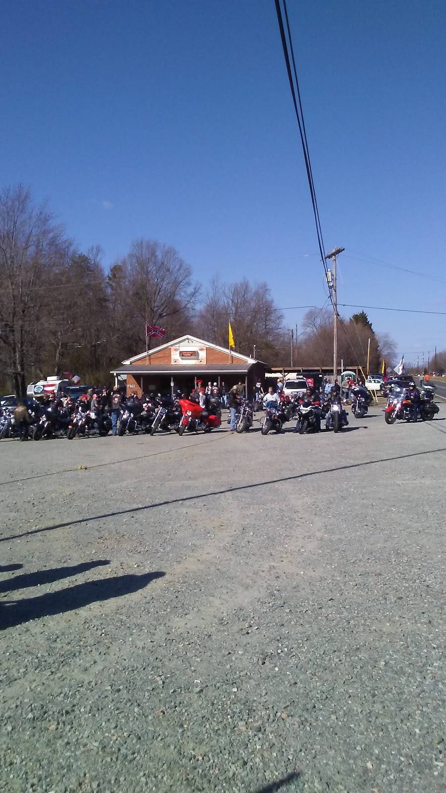 Crossroads Tavern | restaurant | 874 Browns Chapel Rd, Gibsonville, NC 27249, USA | 3365850165 OR +1 336-585-0165