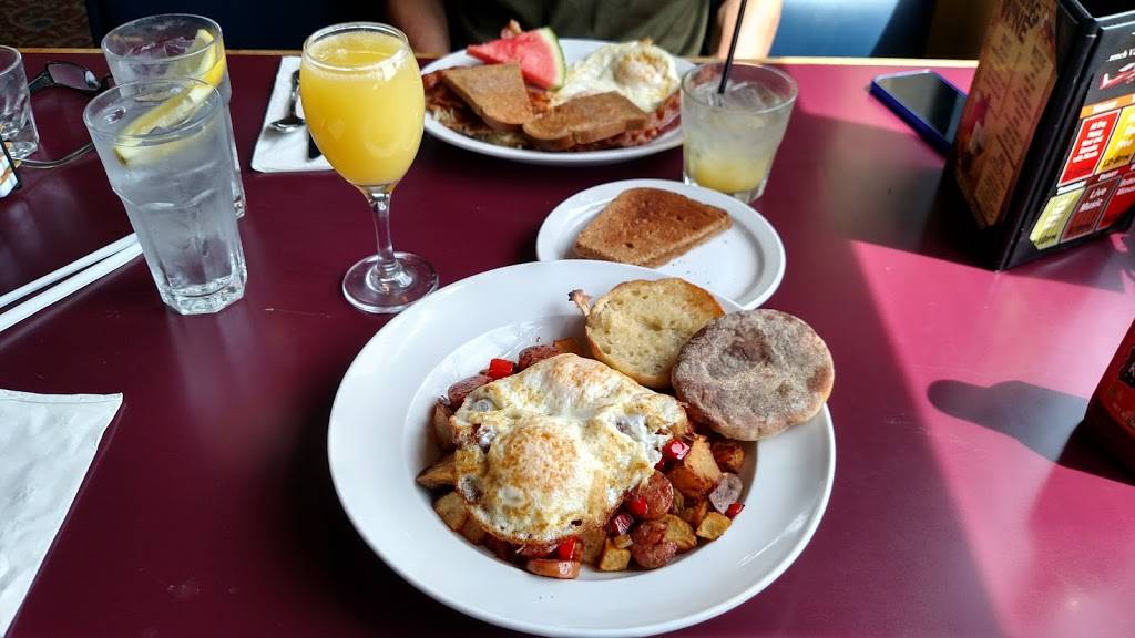 French Valley Cafe | restaurant | French Valley Airport, 37600 Sky Canyon Dr, Murrieta, CA 92563, USA | 9516007396 OR +1 951-600-7396