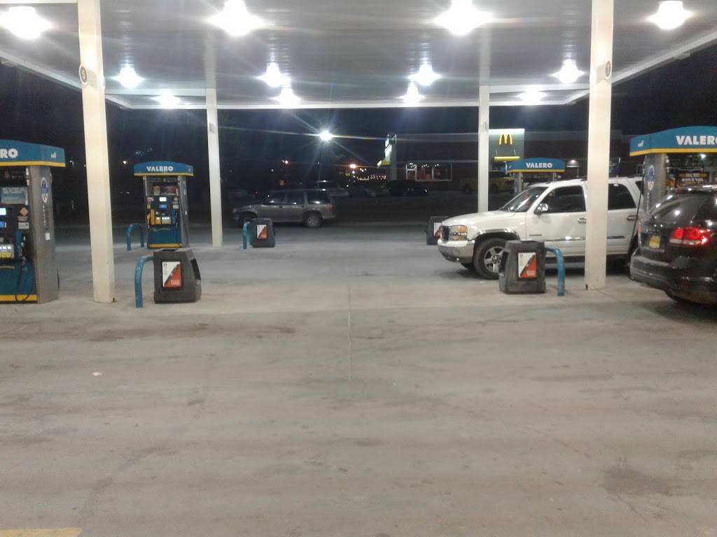 Circle K | meal takeaway | 3898 Doniphan Dr, El Paso, TX 79922, USA | 9158338852 OR +1 915-833-8852