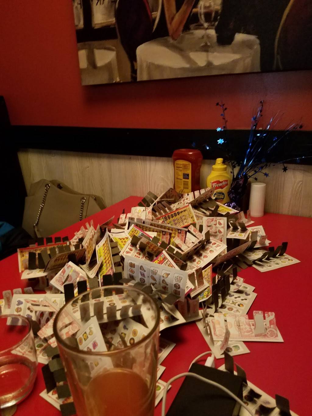 Mr. And Mrs. B Champs | restaurant | 2108 N Walnut St, Muncie, IN 47303, USA | 7652167126 OR +1 765-216-7126