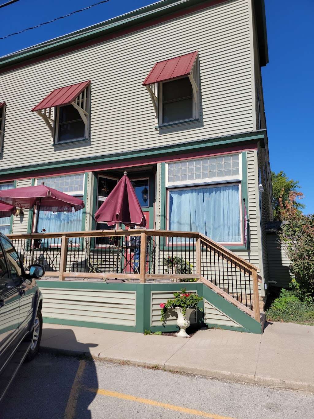 Kava House & Cafe | restaurant | 122 2nd St SW, Swisher, IA 52338, USA | 3198575000 OR +1 319-857-5000