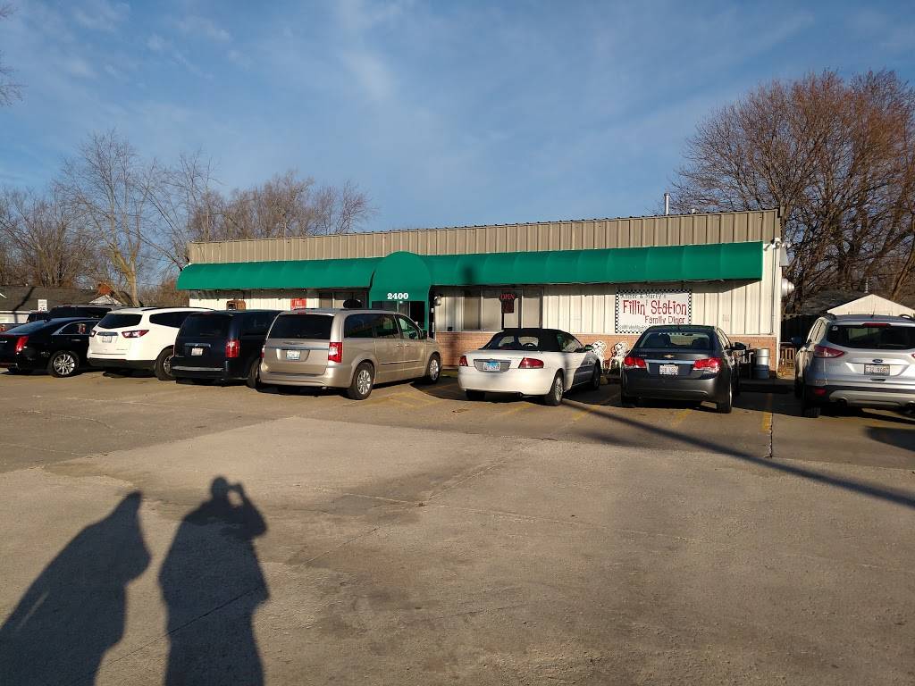 Fillin Station | restaurant | 2400 Washington Rd, Washington, IL 61571, USA | 3097179069 OR +1 309-717-9069