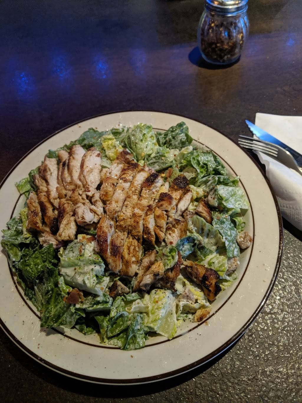 Pegasus Bar & Grill | restaurant | 3466 Dundas St W, York, ON M6S 2S1, Canada | 4167622571 OR +1 416-762-2571