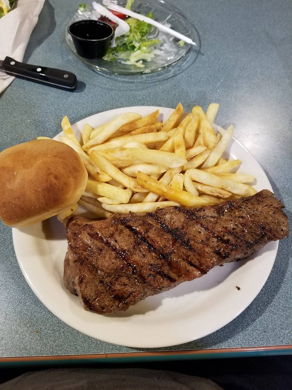 The Woodshed Restaurant | restaurant | 2593 Cosby Hwy, Newport, TN 37821, USA | 4235327297 OR +1 423-532-7297