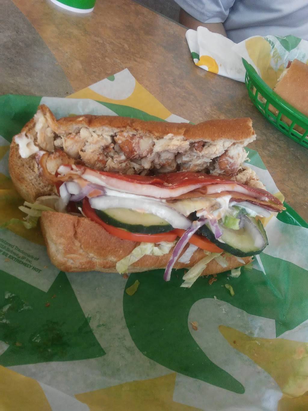 Subway Restaurants | restaurant | 2780 E Highland Rd Suite 2780, Highland Charter Twp, MI 48356, USA | 2488872625 OR +1 248-887-2625