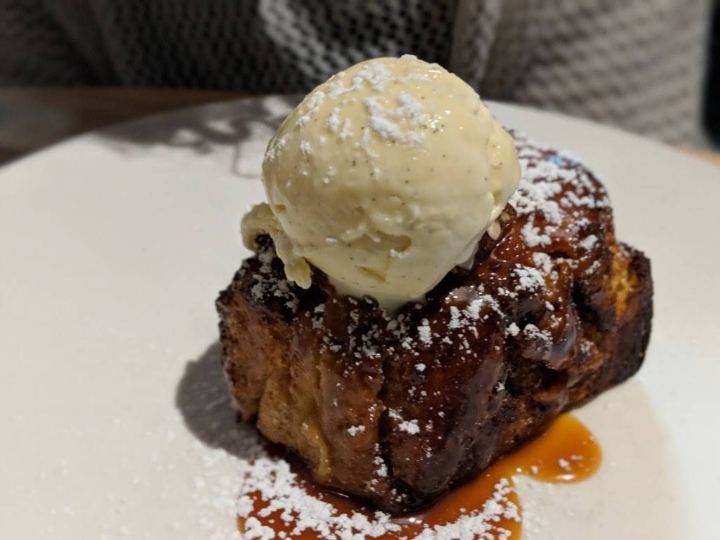 Chez Sophie | restaurant | 1974 Rue Notre-Dame Ouest, Montréal, QC H3J 1M8, Canada | 4383802365 OR +1 438-380-2365