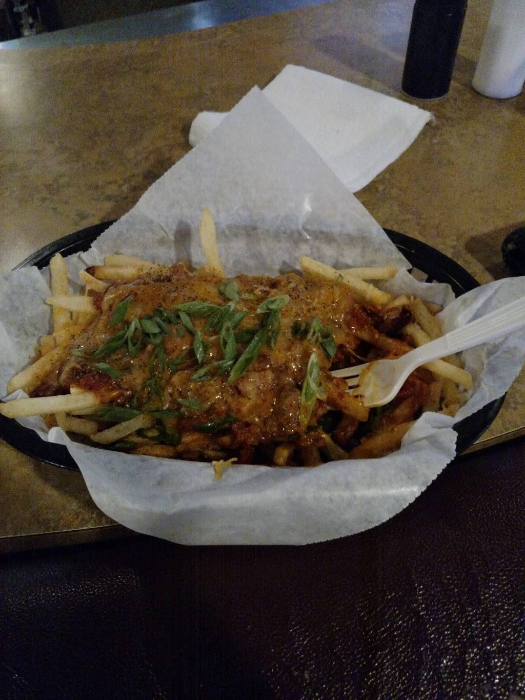 The Carlton Restaurant & Lounge | restaurant | 309 Superior Ave, Tomah, WI 54660, USA | 6083724136 OR +1 608-372-4136