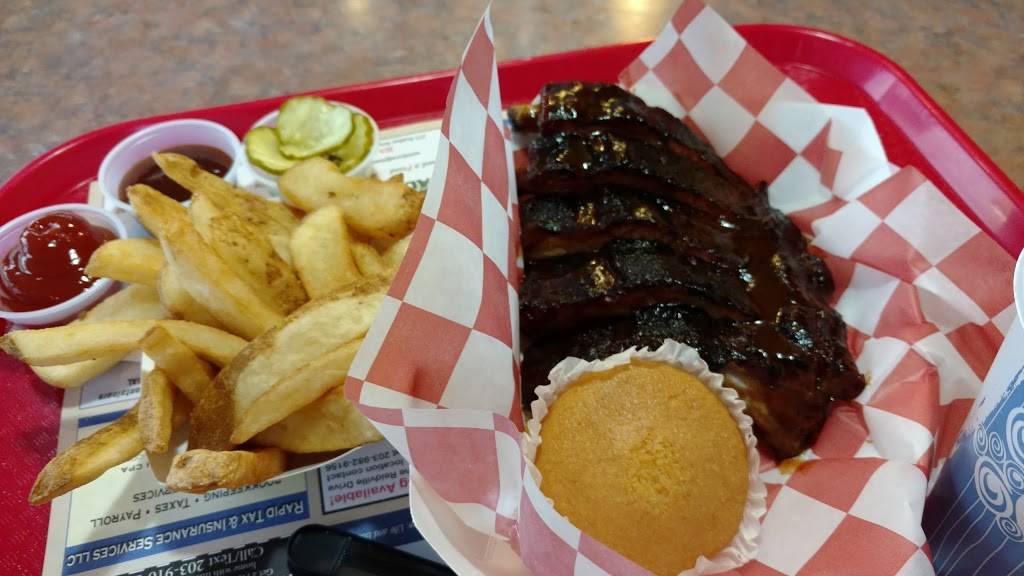 Big Franks BBQ Grill | restaurant | 572 Watertown Ave, Waterbury, CT 06708, USA | 2037537427 OR +1 203-753-7427