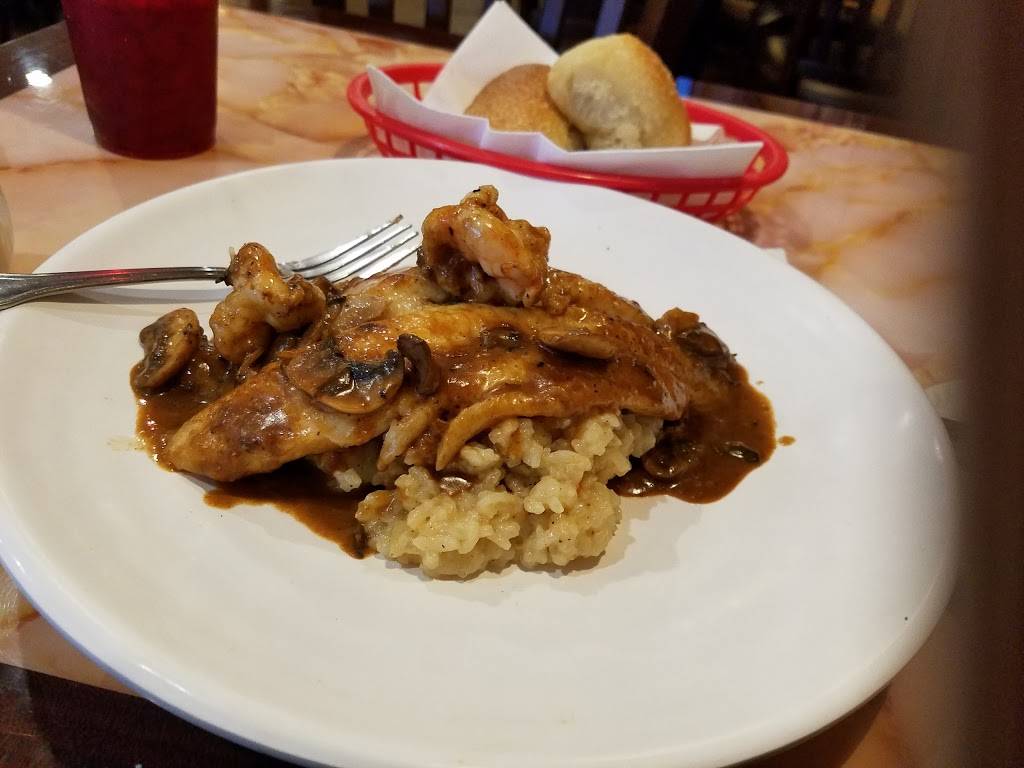 Portofinos Italian Restaurant Krum TX | restaurant | 208 W McCart St, Krum, TX 76249, USA | 9404823871 OR +1 940-482-3871