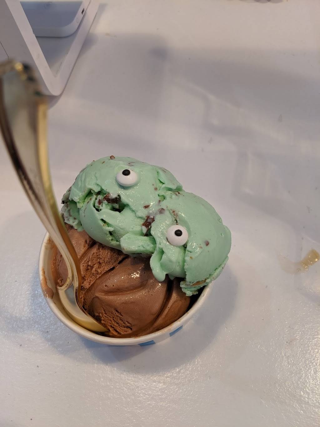 Howdy Homemade Ice Cream | cafe | 4333 Lovers Ln, Dallas, TX 75225, USA | 4699308494 OR +1 469-930-8494