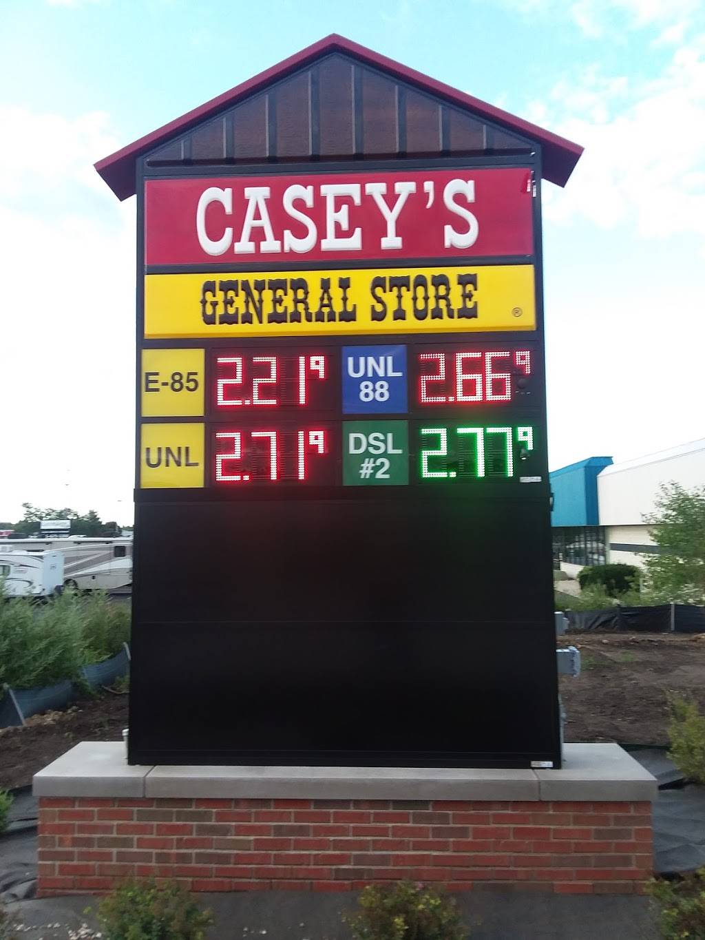 Caseys | meal takeaway | 2040 S Eastwood Dr, Woodstock, IL 60098, USA | 8153377657 OR +1 815-337-7657