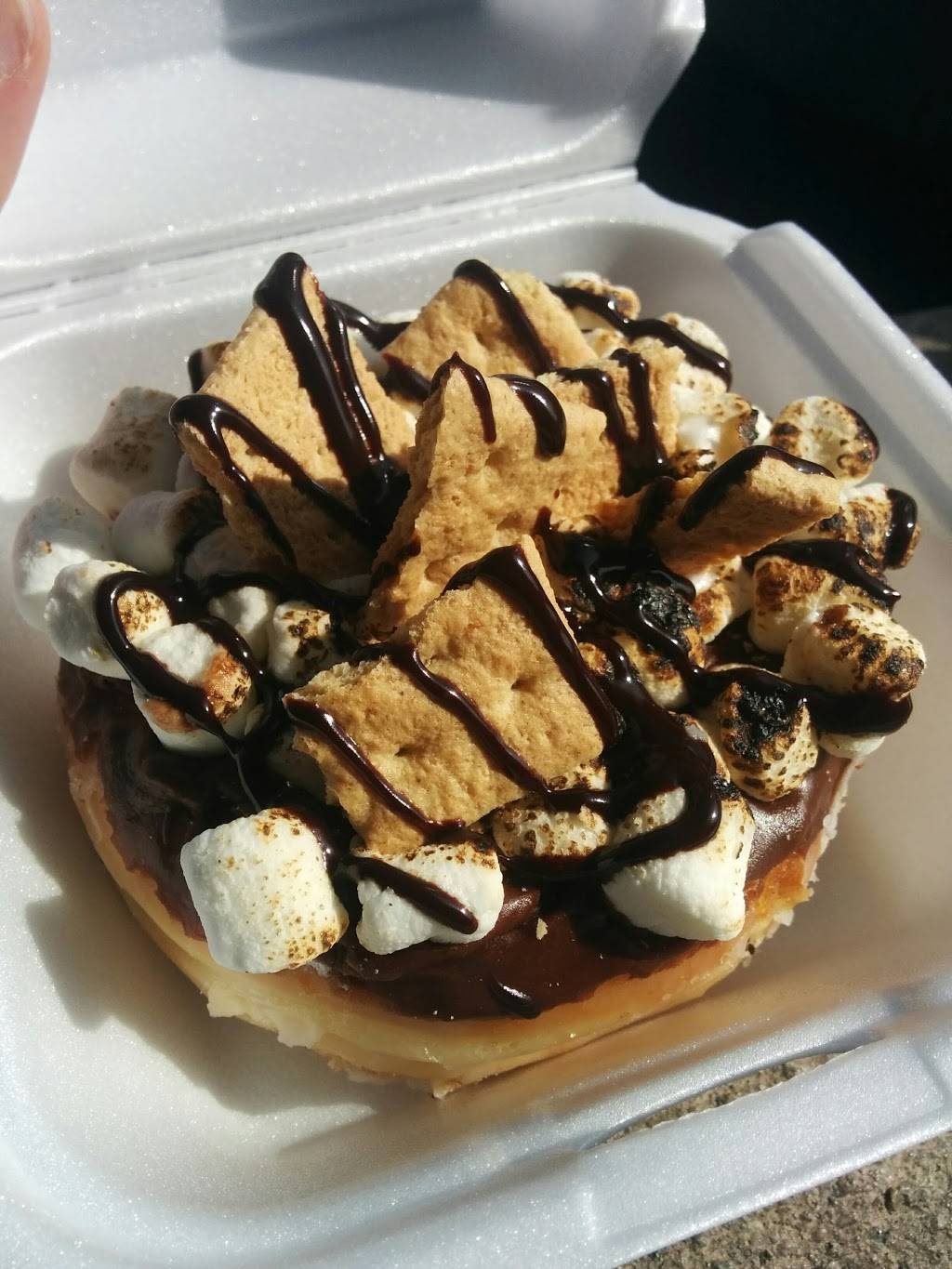 SKS Donut & Croissant | bakery | 5850 W 3rd St Suite #A, Los Angeles, CA 90036, USA | 3239352409 OR +1 323-935-2409