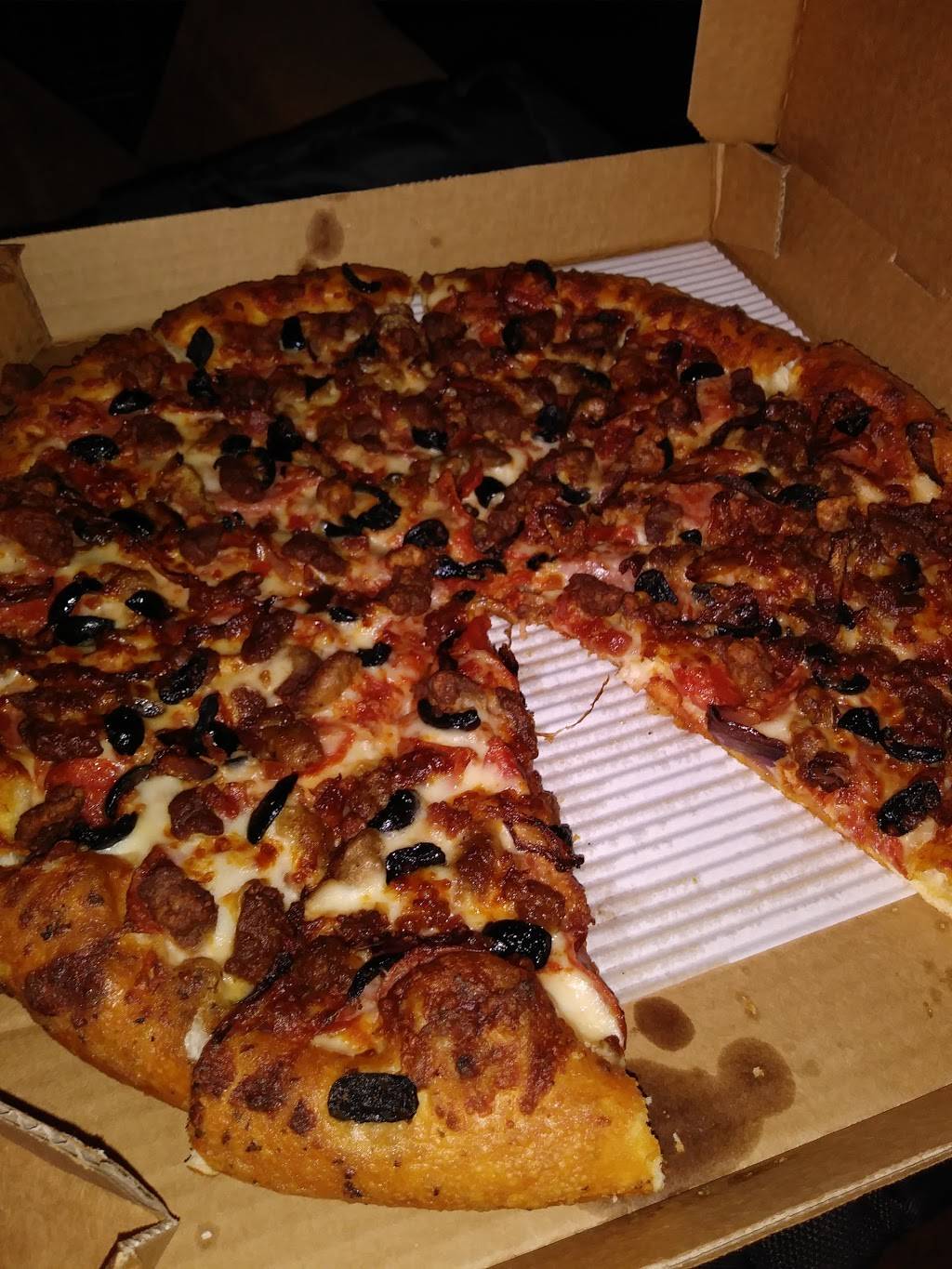 Pizza Hut | restaurant | 2002 Ogden Ave, Lisle, IL 60532, USA | 6309640604 OR +1 630-964-0604