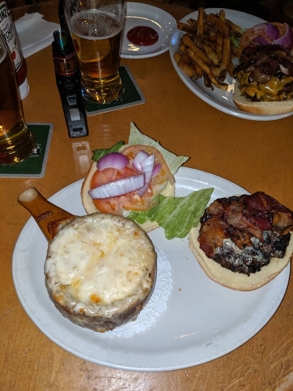 Kubbys Draft Bar & Grill | restaurant | 312 Commissioners Rd W, London, ON N6J 1Y3, Canada | 5194729455 OR +1 519-472-9455