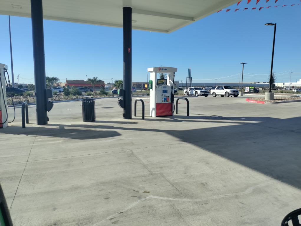 Stripes + Laredo Taco Company | restaurant | 10801 International Blvd, Laredo, TX 78045, USA | 8002550711 OR +1 800-255-0711