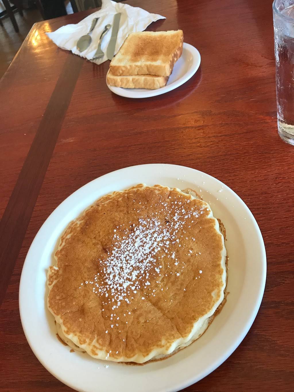 Golden Basket Restaurant | restaurant | 2 W Naperville Rd #1, Westmont, IL 60559, USA | 6309600626 OR +1 630-960-0626