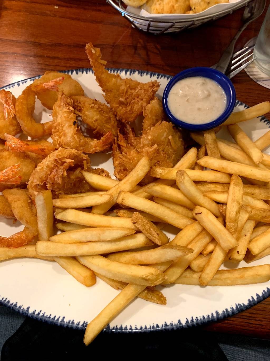 Red Lobster | restaurant | 2080 Sam Rittenberg Blvd, Charleston, SC 29407, USA | 8437637345 OR +1 843-763-7345