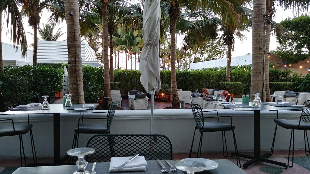 Traymore Restaurant and Gin Bar | restaurant | 2445 Collins Ave, Miami Beach, FL 33140, USA | 3056953600 OR +1 305-695-3600