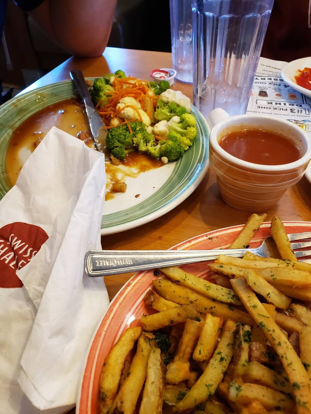 Swiss Chalet Rotisserie & Grill | restaurant | 427 Norwich Ave, Woodstock, ON N4S 3W4, Canada | 5195399881 OR +1 519-539-9881