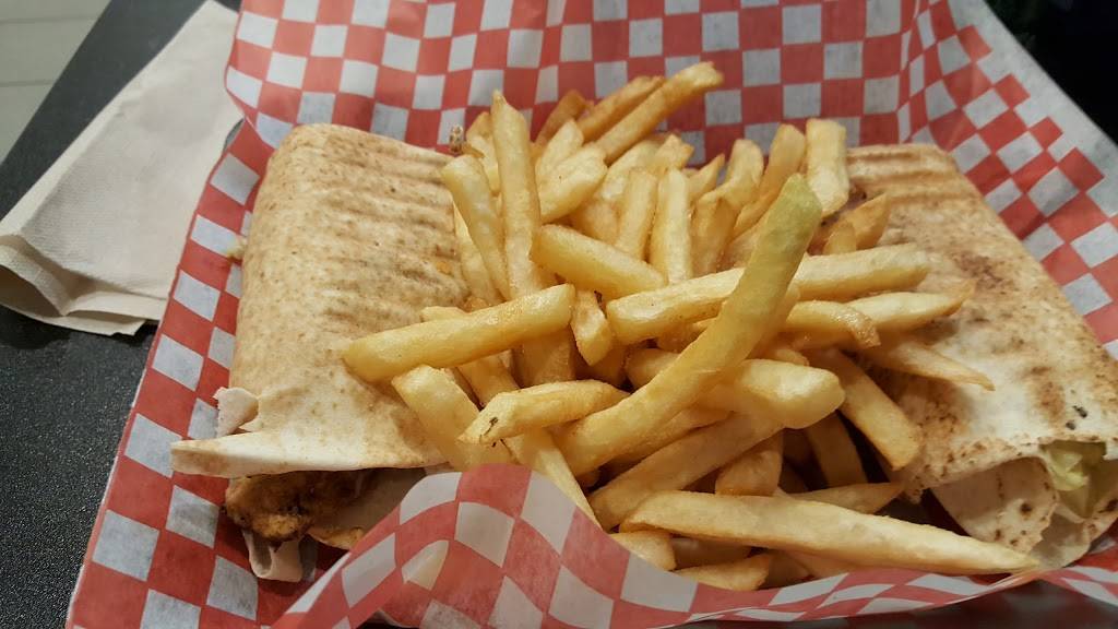 Crispys Resto Grill | restaurant | 1433 Woodroffe Ave, Nepean, ON K2G 2V5, Canada | 6136957575 OR +1 613-695-7575