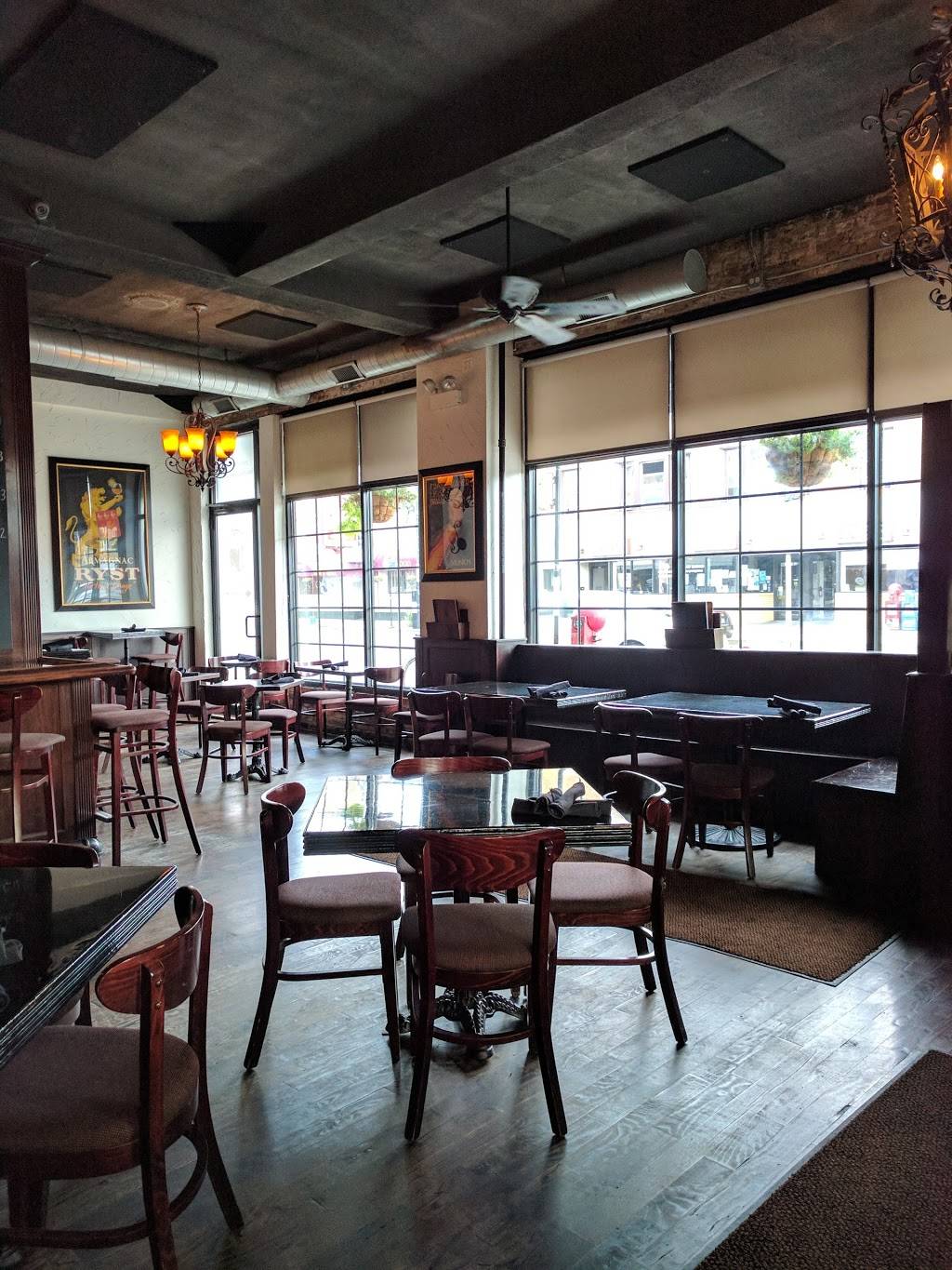 Fountainhead | restaurant | 1970 W Montrose Ave, Chicago, IL 60613, USA | 7736978204 OR +1 773-697-8204