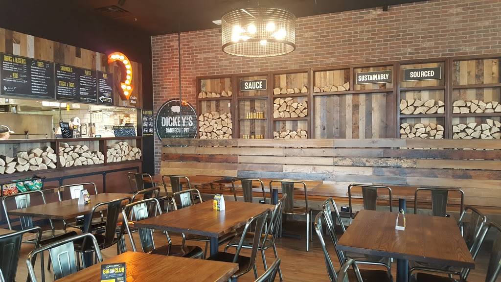 Dickeys Barbecue Pit | restaurant | 6681 Grand Ave, Gurnee, IL 60031, USA | 8475967290 OR +1 847-596-7290
