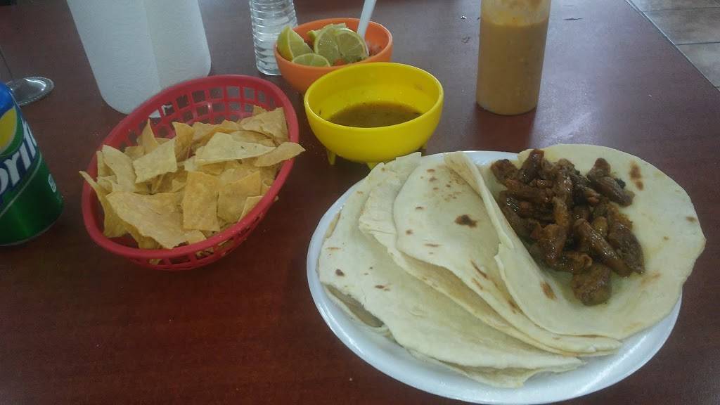 Tacos El Viajero | restaurant | 2025 S Beckley Ave, Dallas, TX 75224, USA | 2149425089 OR +1 214-942-5089
