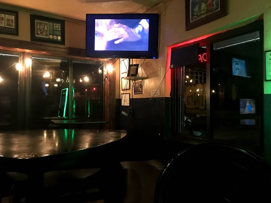 Wayside Inn | restaurant | 38 NE 1st Ave, Dania Beach, FL 33004, USA | 9549222411 OR +1 954-922-2411