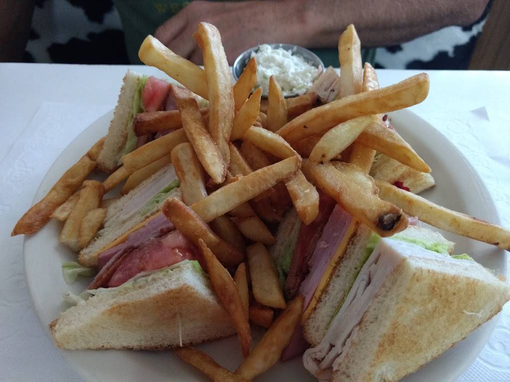 Beacon Woods Restaurant | restaurant | 12362 US-19, Hudson, FL 34667, USA | 7278620988 OR +1 727-862-0988