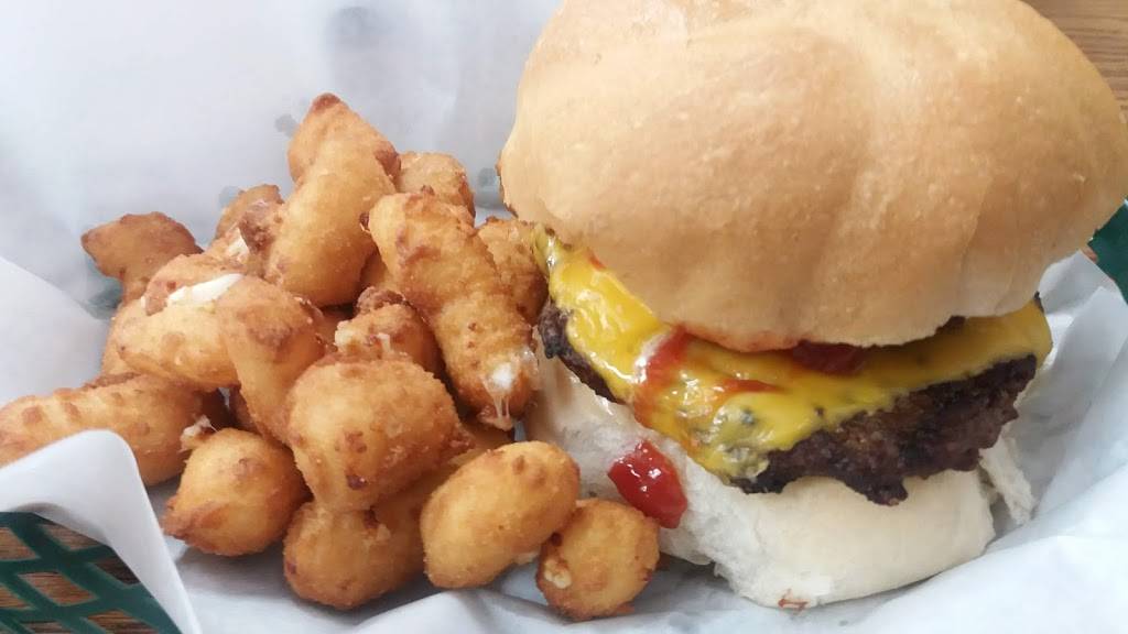 Hill Top Cafe | restaurant | 2278 Bay Settlement Rd, Green Bay, WI 54311, USA | 9208840858 OR +1 920-884-0858