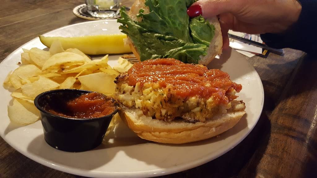 Captain Benders Tavern | restaurant | 111 E Main St, Sharpsburg, MD 21782, USA | 3014325813 OR +1 301-432-5813