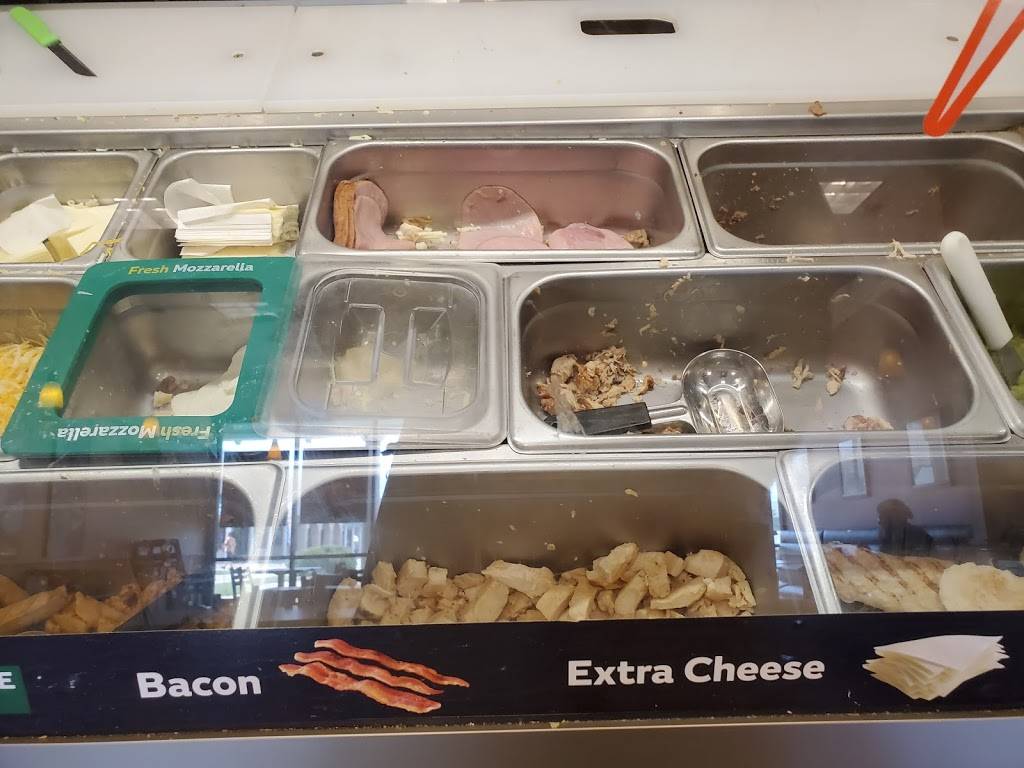 Subway | restaurant | 1010 W Fort Macon Rd, Atlantic Beach, NC 28512, USA | 2526488800 OR +1 252-648-8800