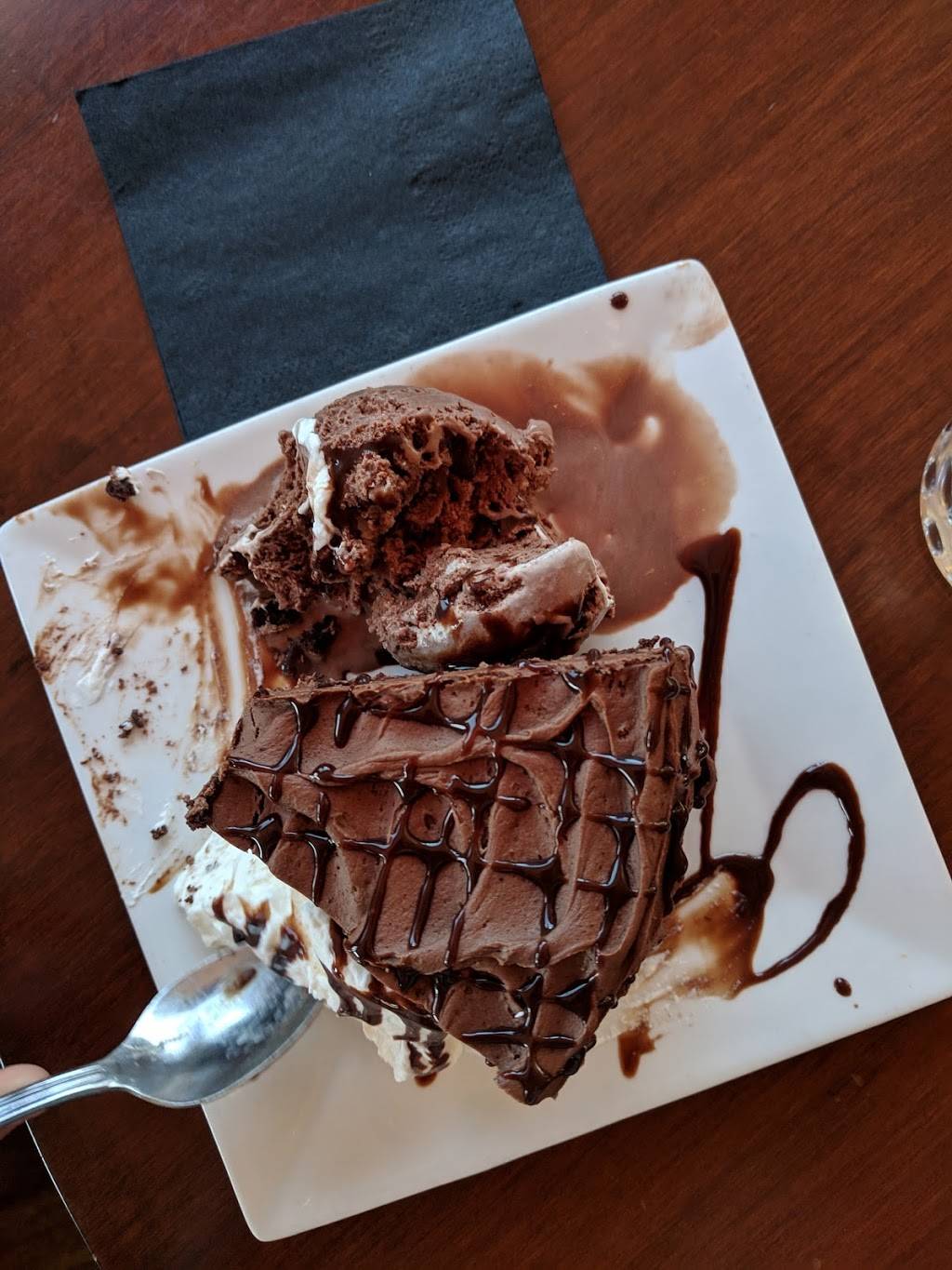 Seaport Grille | restaurant | 6 Rowe Square, Gloucester, MA 01930, USA | 9782829799 OR +1 978-282-9799