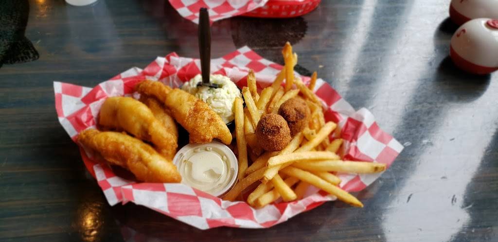 Scalawags Whitefish & Chips | restaurant | 303 E State St, Traverse City, MI 49684, USA | 2319338700 OR +1 231-933-8700