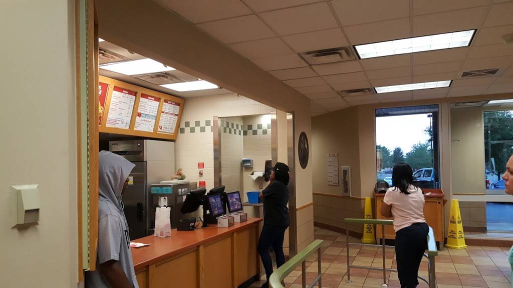 Wendys | restaurant | 9905 Northlake Centre Pkwy, Charlotte, NC 28216, USA | 7049211120 OR +1 704-921-1120