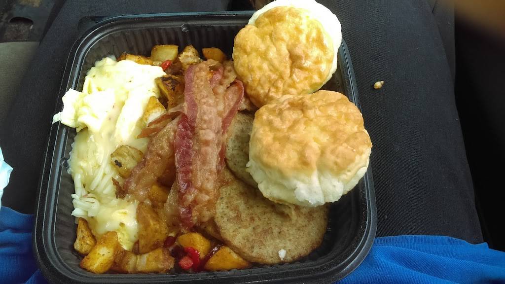 Jack in the Box | restaurant | 502 N New Braunfels Ave, San Antonio, TX 78202, USA | 2102266875 OR +1 210-226-6875