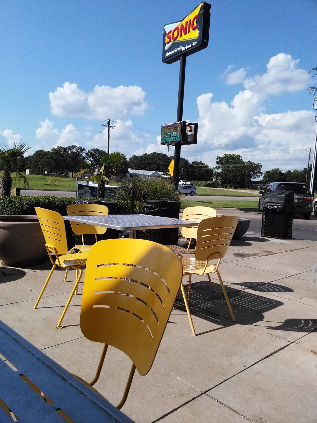 Sonic Drive-In | restaurant | 5431 Acton Hwy, Acton, TX 76049, USA | 8177765892 OR +1 817-776-5892