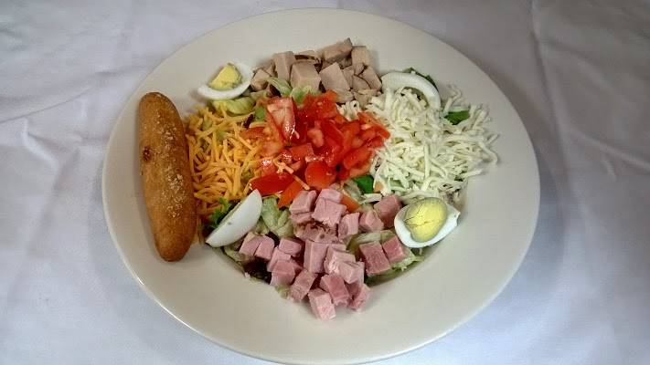 Bay Motel & Family Restaurant | restaurant | 1301 S Military Ave, Green Bay, WI 54304, USA | 9204943441 OR +1 920-494-3441